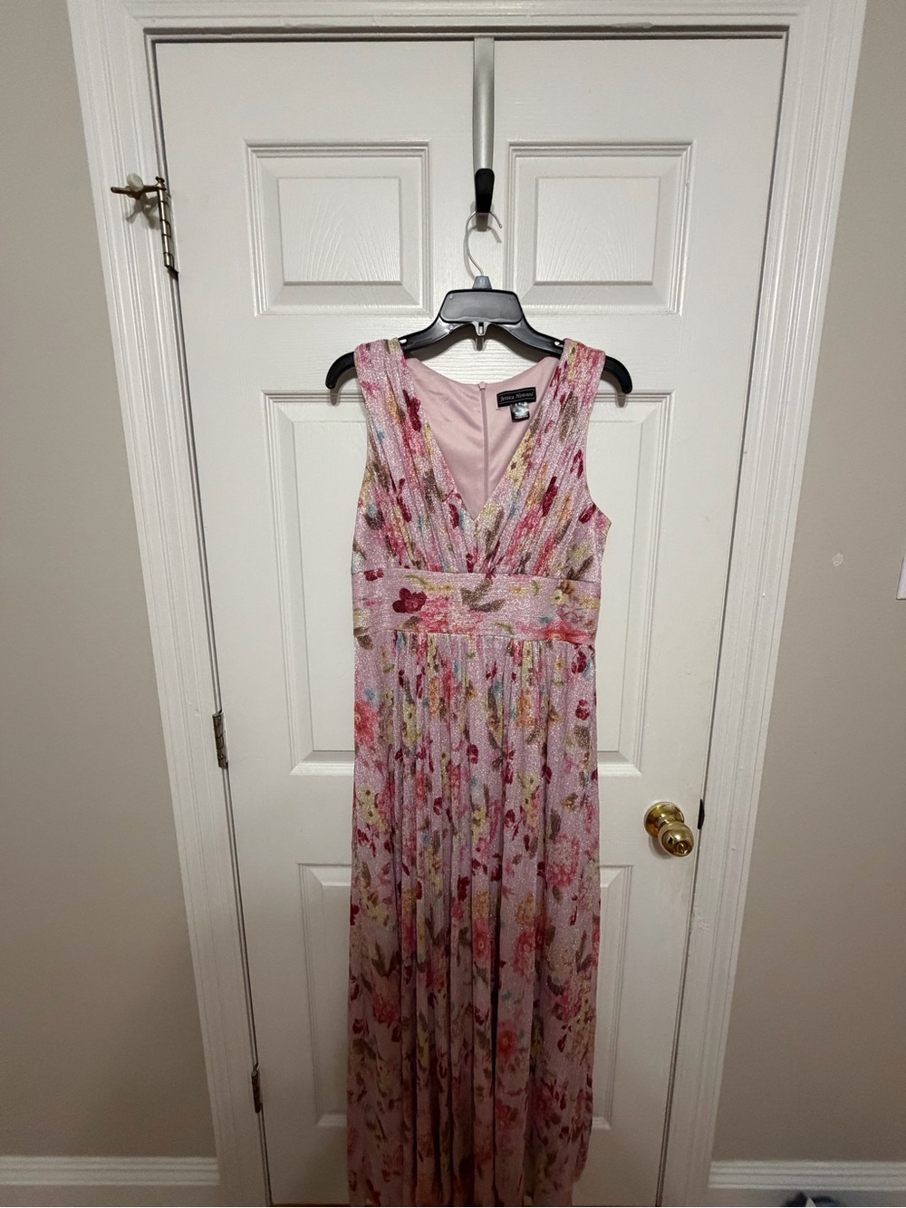 Jessica Howard Pink Floral V-Neck Maxi Dress